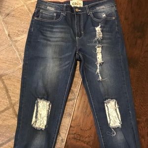 Boyfriend distressed denim w/LACE patchwork